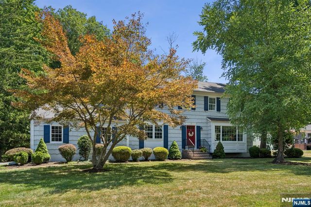 7 Timber Drive, North Caldwell, NJ 07006