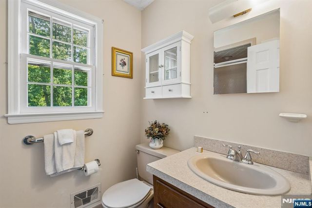 7 Timber Drive, North Caldwell, NJ 07006