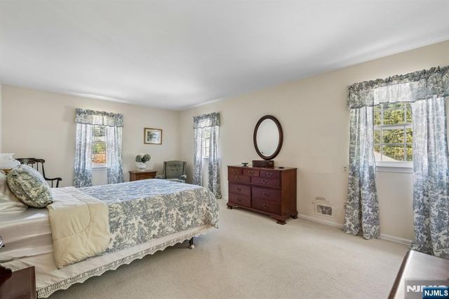 7 Timber Drive, North Caldwell, NJ 07006