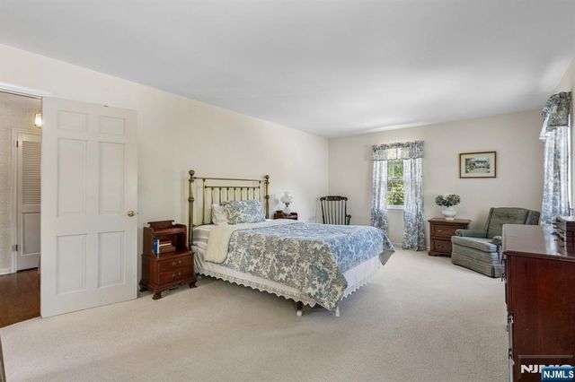 7 Timber Drive, North Caldwell, NJ 07006
