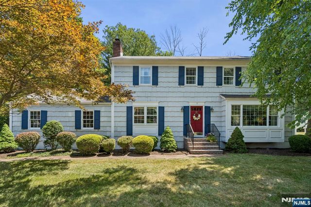 7 Timber Drive, North Caldwell, NJ 07006