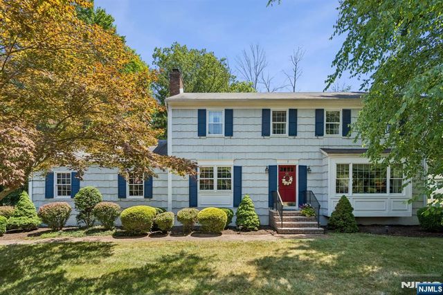 7 Timber Drive, North Caldwell, NJ 07006