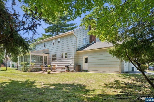 7 Timber Drive, North Caldwell, NJ 07006