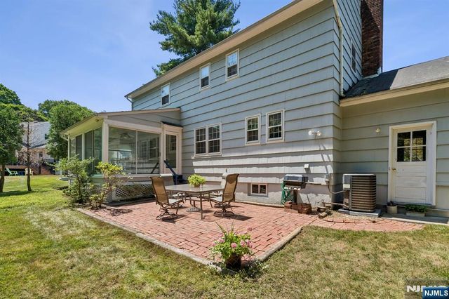 7 Timber Drive, North Caldwell, NJ 07006