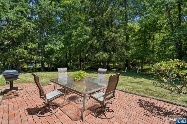 7 Timber Drive, North Caldwell, NJ 07006
