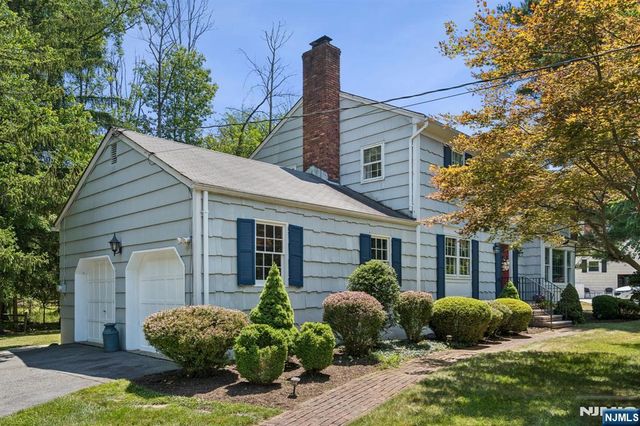 7 Timber Drive, North Caldwell, NJ 07006