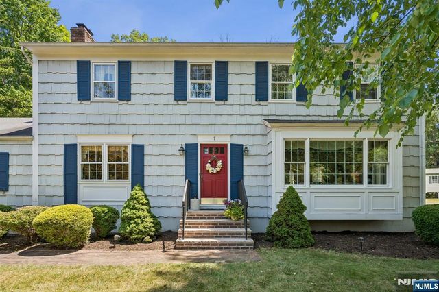 7 Timber Drive, North Caldwell, NJ 07006
