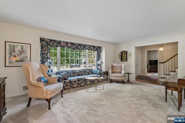 7 Timber Drive, North Caldwell, NJ 07006
