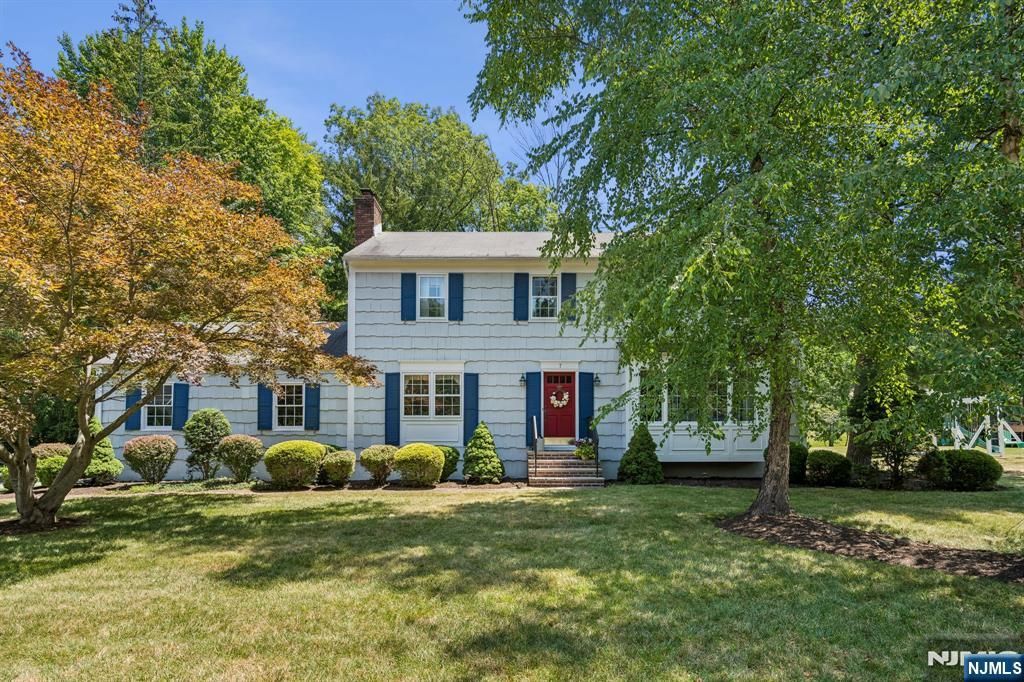 7 Timber Drive, North Caldwell, NJ 07006