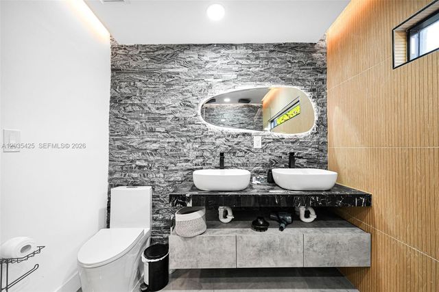 112 NW 53rd Street 112, Miami, FL 33127