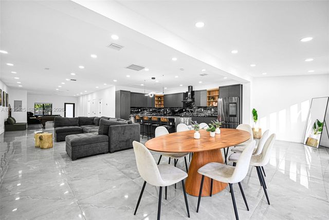 112 NW 53rd Street 112, Miami, FL 33127
