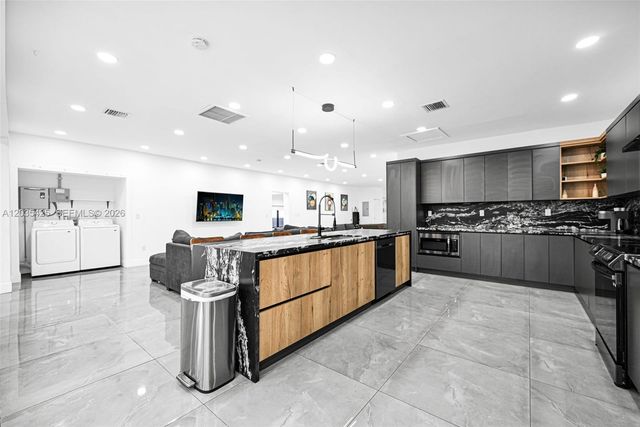 112 NW 53rd Street 112, Miami, FL 33127