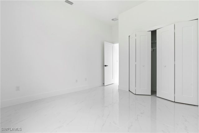 2911 37th ST W, Lehigh Acres, FL 33971