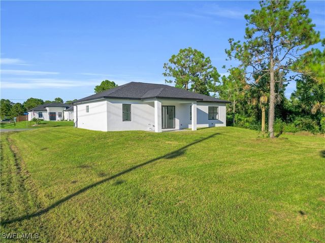 2911 37th ST W, Lehigh Acres, FL 33971
