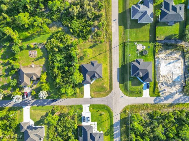 2911 37th ST W, Lehigh Acres, FL 33971