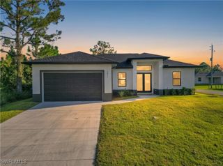 2911 37th ST W, Lehigh Acres, FL 33971