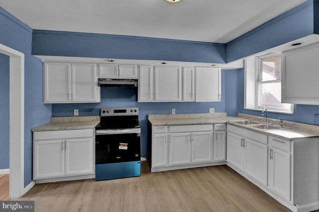 70 N CENTRE AVENUE, Leesport, PA 19533