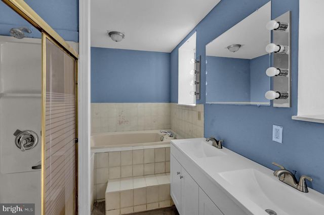 70 N CENTRE AVENUE, Leesport, PA 19533