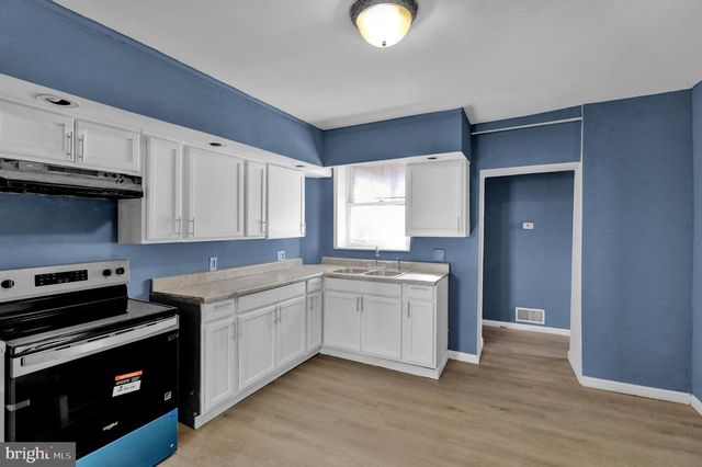 70 N CENTRE AVENUE, Leesport, PA 19533