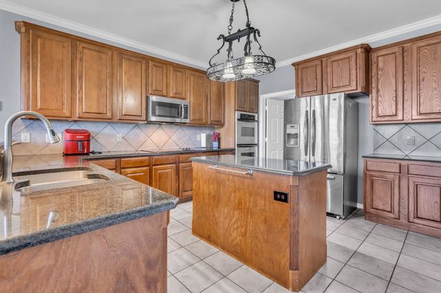 2320 Harvest Moon Lane, Sanger, TX 76266