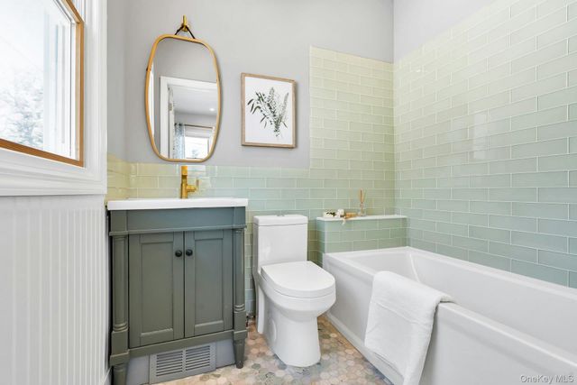 235 Cemetery Road, East Marion, NY 11939