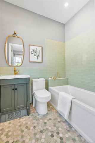 235 Cemetery Road, East Marion, NY 11939