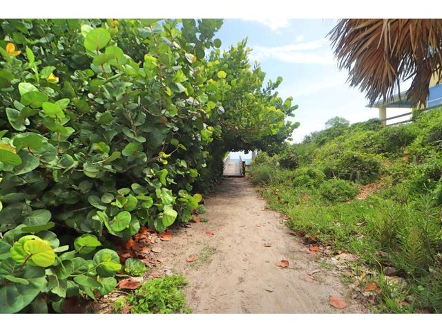 906 E 11TH AVENUE, New Smyrna Beach, FL 32169