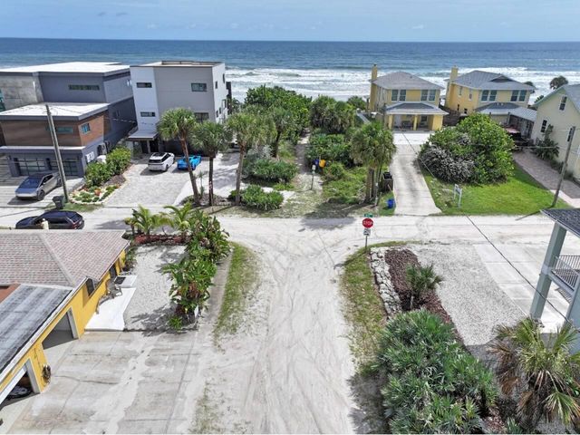 906 E 11TH AVENUE, New Smyrna Beach, FL 32169