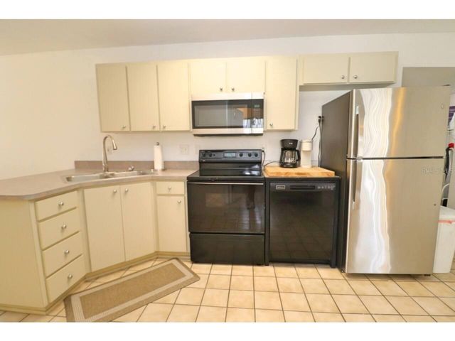 906 E 11TH AVENUE, New Smyrna Beach, FL 32169