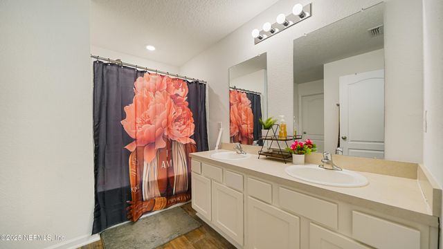 4004 CHIHUAHUA Court, Jacksonville, FL 32218