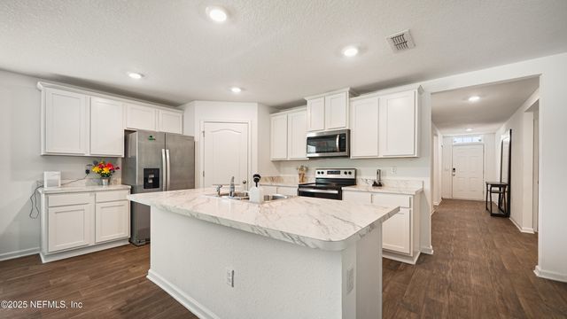 4004 CHIHUAHUA Court, Jacksonville, FL 32218