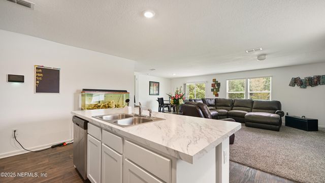 4004 CHIHUAHUA Court, Jacksonville, FL 32218