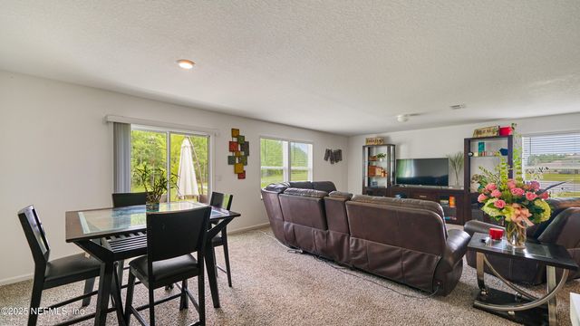 4004 CHIHUAHUA Court, Jacksonville, FL 32218