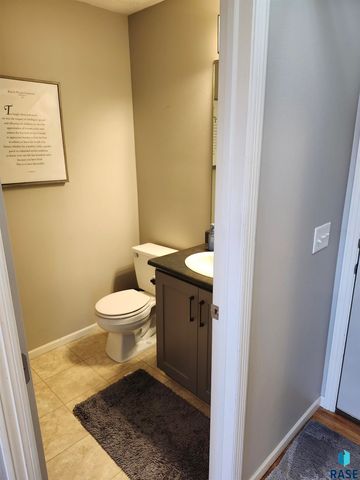6404 S Audie Dr Drive, Sioux Falls, SD 57108