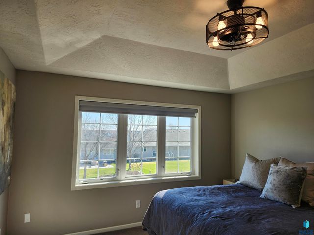 6404 S Audie Dr Drive, Sioux Falls, SD 57108