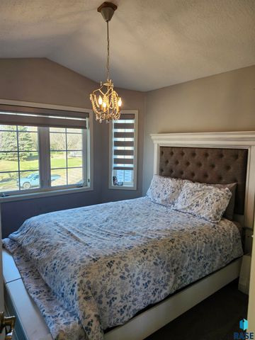 6404 S Audie Dr Drive, Sioux Falls, SD 57108