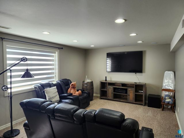 6404 S Audie Dr Drive, Sioux Falls, SD 57108