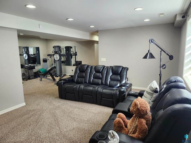 6404 S Audie Dr Drive, Sioux Falls, SD 57108