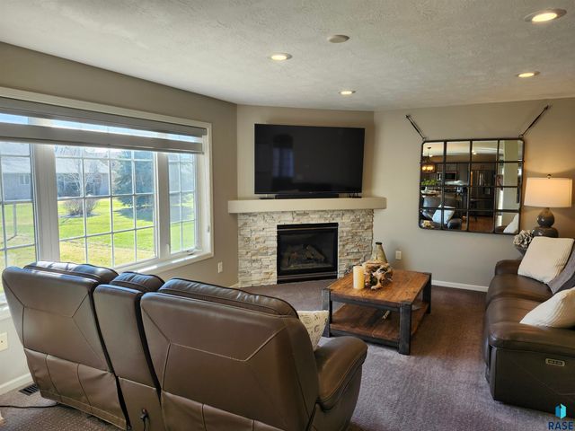 6404 S Audie Dr Drive, Sioux Falls, SD 57108