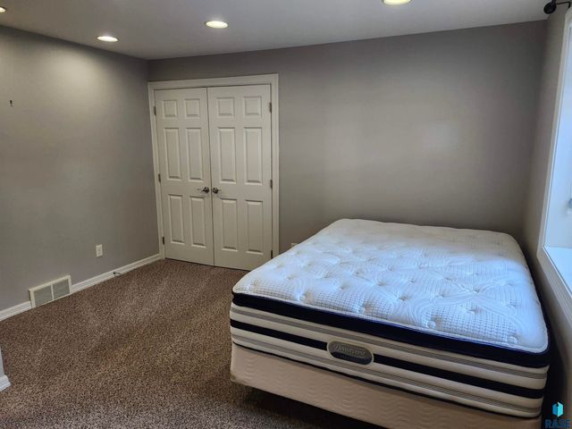 6404 S Audie Dr Drive, Sioux Falls, SD 57108