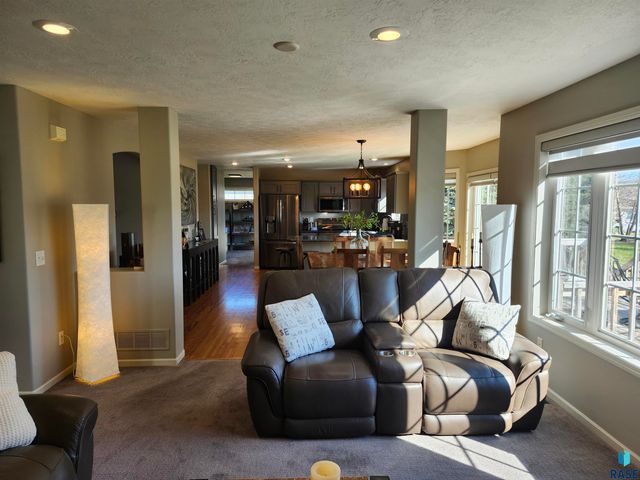 6404 S Audie Dr Drive, Sioux Falls, SD 57108