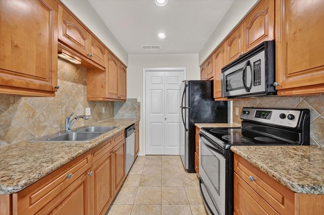 5728 Cedar Creek Drive 5728, Benbrook, TX 76109