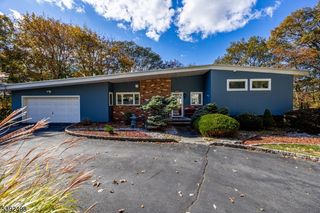 23 Highland Ave, Bloomingdale Boro, NJ 07403