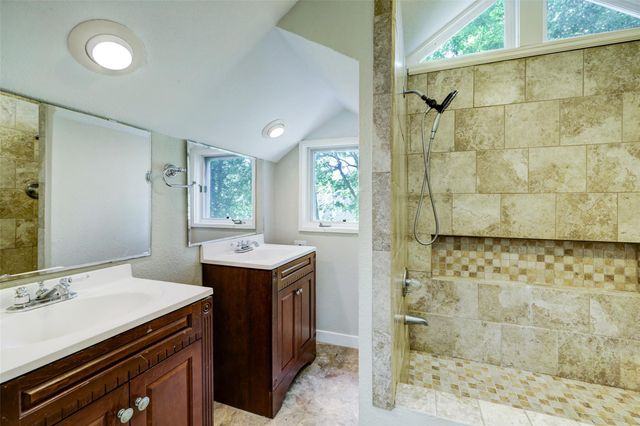 713 Sue Barnett Drive, Houston, TX 77018