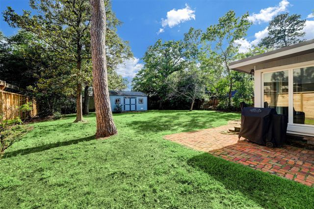 713 Sue Barnett Drive, Houston, TX 77018