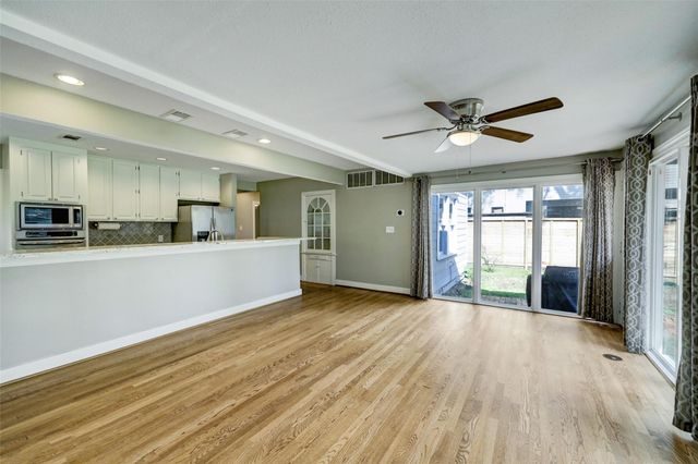 713 Sue Barnett Drive, Houston, TX 77018