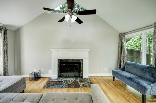 713 Sue Barnett Drive, Houston, TX 77018
