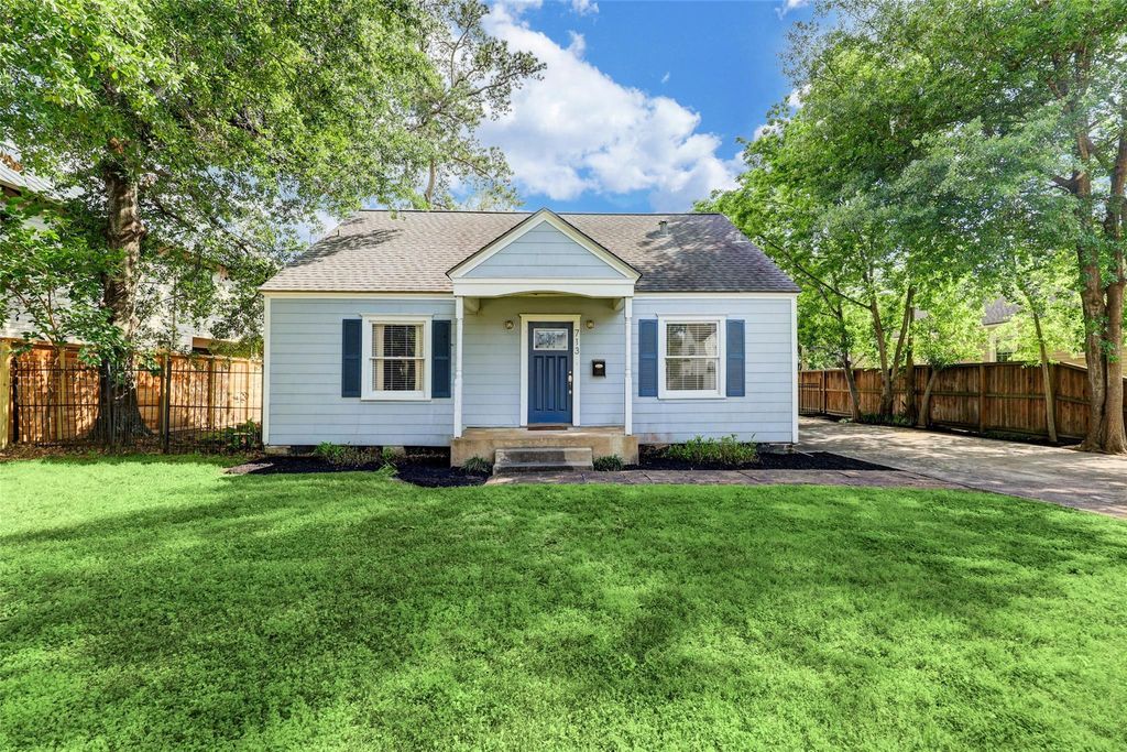 713 Sue Barnett Drive, Houston, TX 77018