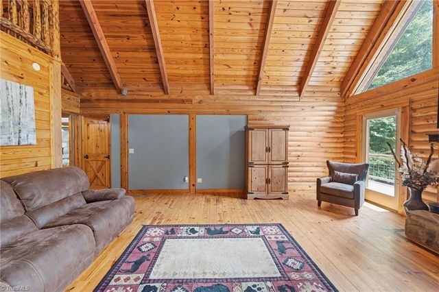 758 Nc Highway 62 E, Pleasant Garden, NC 27313