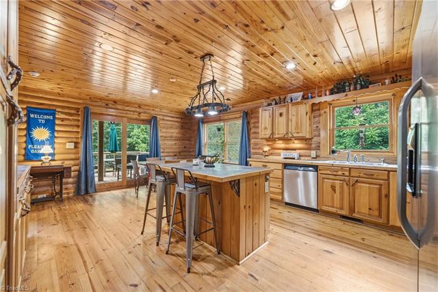 758 Nc Highway 62 E, Pleasant Garden, NC 27313